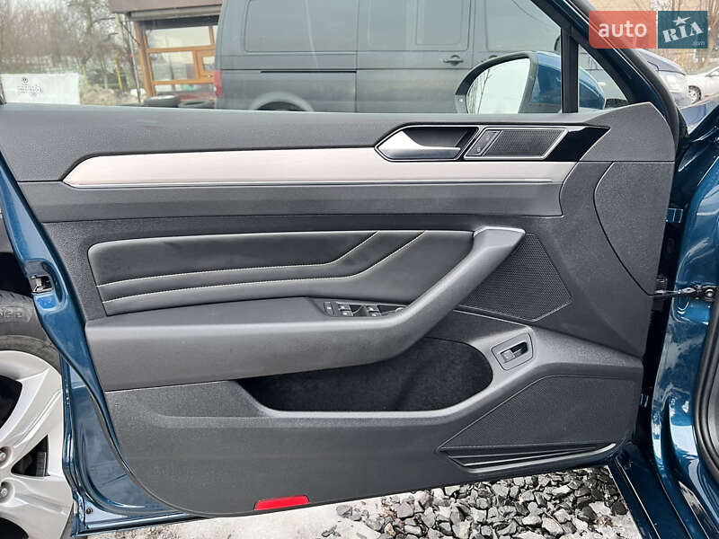 Универсал Volkswagen Passat 2020 в Луцке