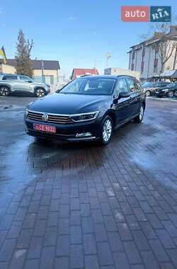 Универсал Volkswagen Passat 2017 в Ивано-Франковске