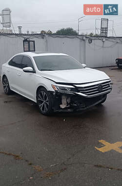 Седан Volkswagen Passat 2019 в Киеве