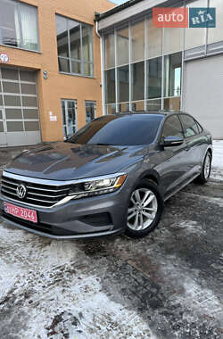 Седан Volkswagen Passat 2019 в Луцьку