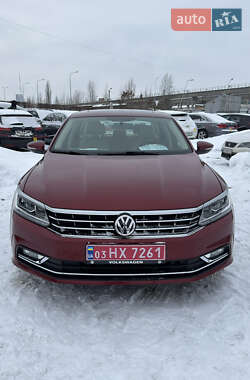 Седан Volkswagen Passat 2016 в Луцке