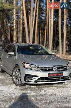 Седан Volkswagen Passat 2016 в Сумах