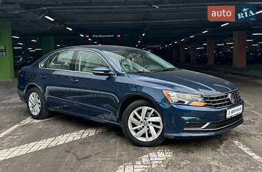 Седан Volkswagen Passat 2018 в Киеве