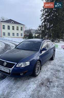 Седан Volkswagen Passat 2005 в Тростянце