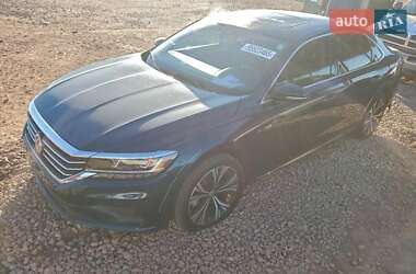 Volkswagen Passat 2021