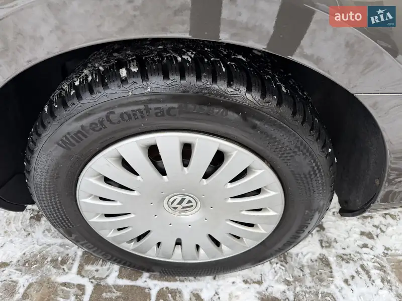 Volkswagen Passat 2017 VIN WVWZZZ3CZJE117175 фото оголошення 81 з 116