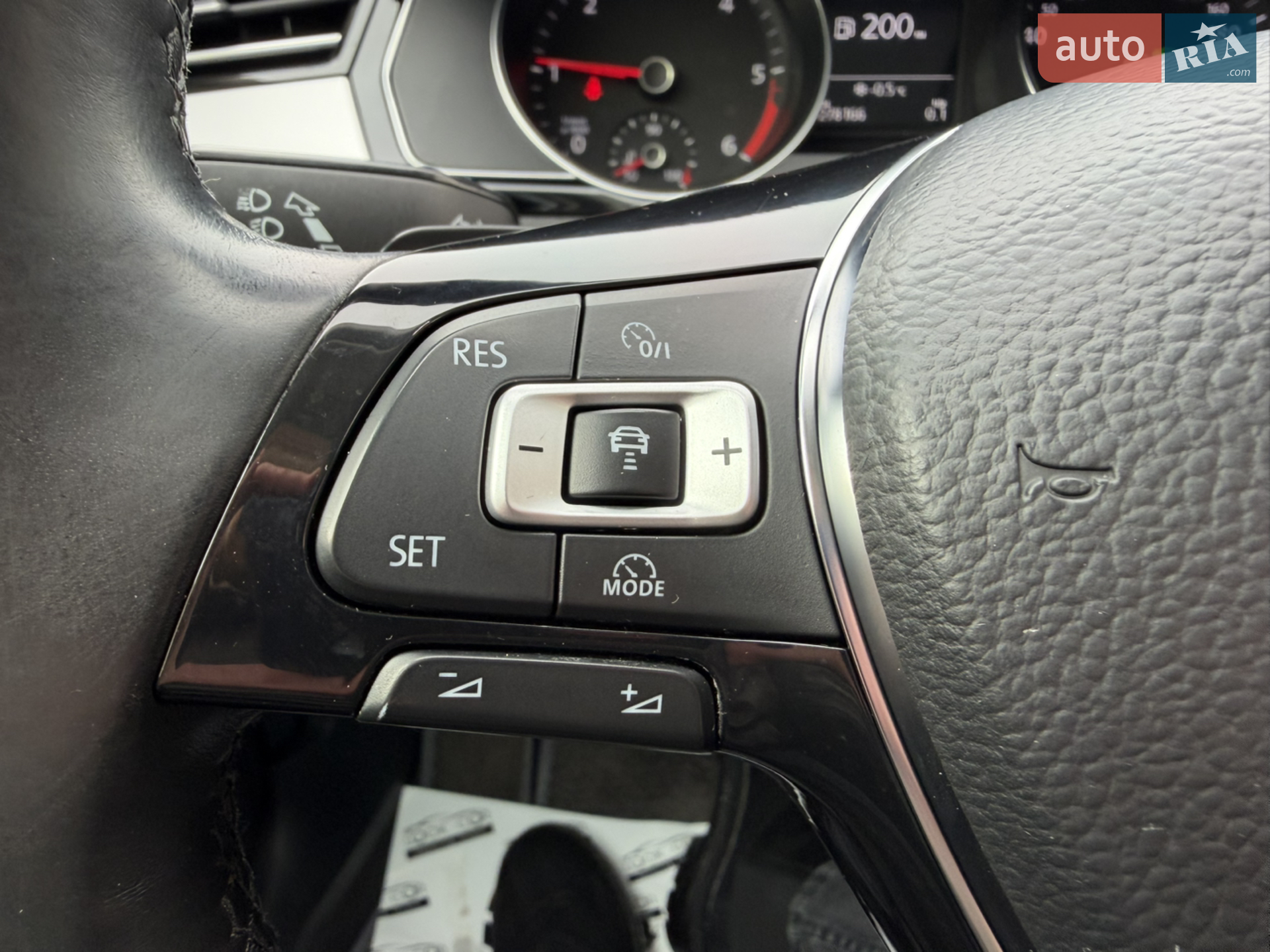 2017 Volkswagen Passat - мініатюра 32