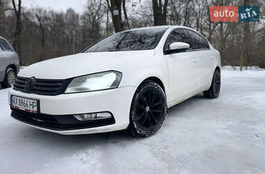 Седан Volkswagen Passat 2011 в Харькове