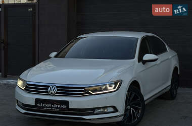 Седан Volkswagen Passat 2015 в Николаеве