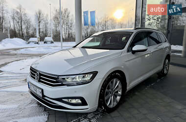 Універсал Volkswagen Passat 2020 в Івано-Франківську