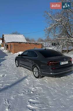 Седан Volkswagen Passat 2017 в Кобеляках