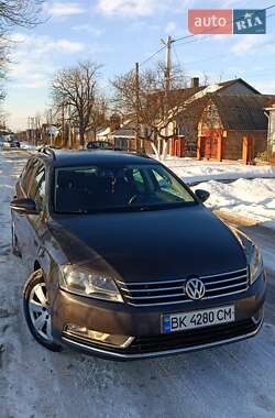 Универсал Volkswagen Passat 2011 в Костополе