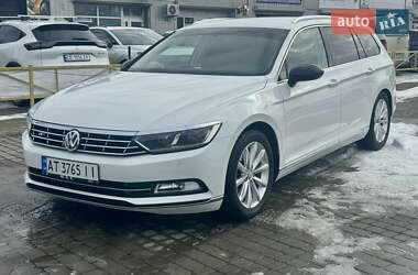 Універсал Volkswagen Passat 2015 в Чернівцях