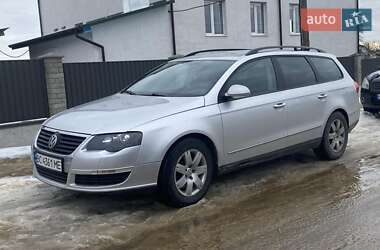 Универсал Volkswagen Passat 2005 в Новояворовске