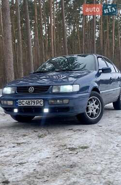 Седан Volkswagen Passat 1996 в Кременце