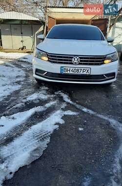 Седан Volkswagen Passat 2016 в Измаиле