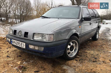 Универсал Volkswagen Passat 1993 в Попельне