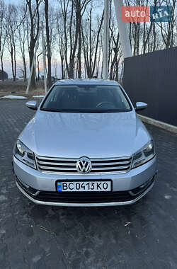 Седан Volkswagen Passat 2011 в Львові