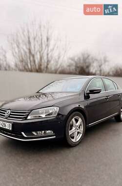 Седан Volkswagen Passat 2010 в Ужгороді