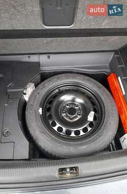 Универсал Volkswagen Passat 2011 в Яремче