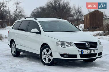 Універсал Volkswagen Passat 2010 в Дніпрі