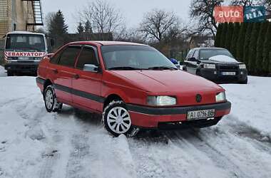 Седан Volkswagen Passat 1992 в Обухове