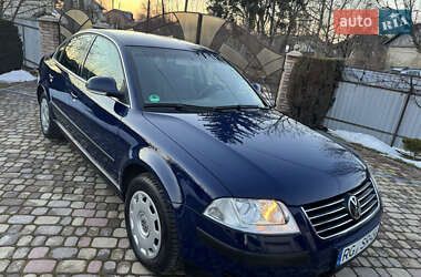 Седан Volkswagen Passat 2004 в Чернівцях