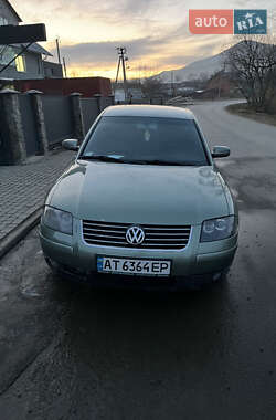 Седан Volkswagen Passat 2001 в Верховине