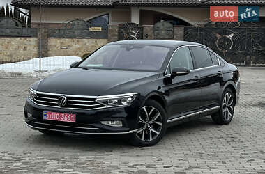 Седан Volkswagen Passat 2021 в Ровно