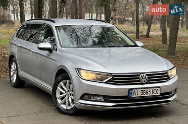 Универсал Volkswagen Passat 2015 в Киеве