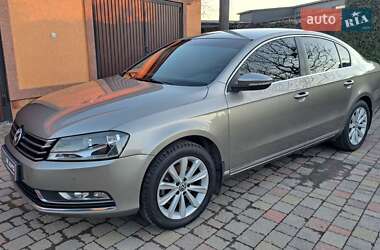 Седан Volkswagen Passat 2013 в Мукачево