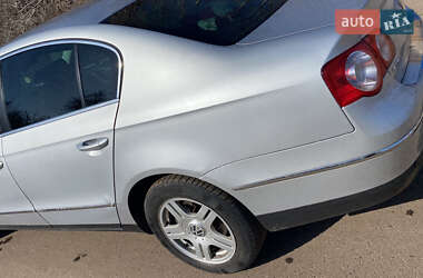 Седан Volkswagen Passat 2005 в Кривом Роге