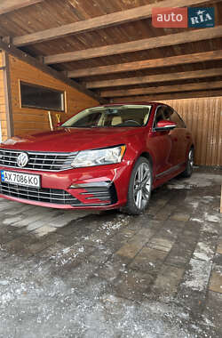 Седан Volkswagen Passat 2016 в Киеве