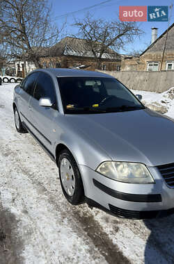 Седан Volkswagen Passat 2000 в Синельниковому