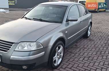 Седан Volkswagen Passat 2002 в Ровно