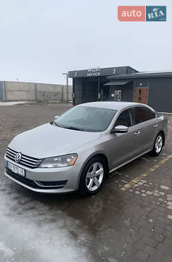 Седан Volkswagen Passat 2014 в Теофіполі