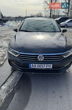 Седан Volkswagen Passat 2018 в Києві
