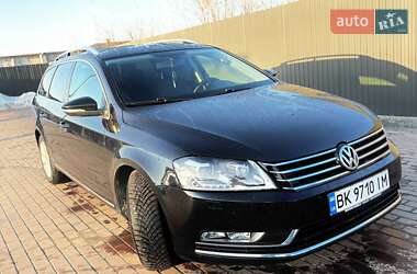 Універсал Volkswagen Passat 2014 в Рівному