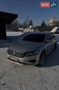 Седан Volkswagen Passat 2019 в Житомирі
