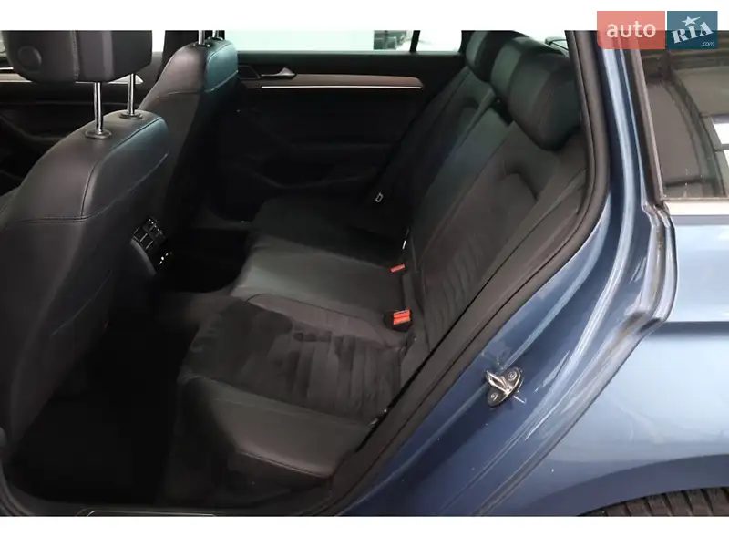 Volkswagen Passat 2017 VIN WVWZZZ3CZJE071620 фото оголошення 10 з 57
