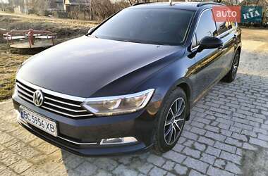 Універсал Volkswagen Passat 2015 в Львові