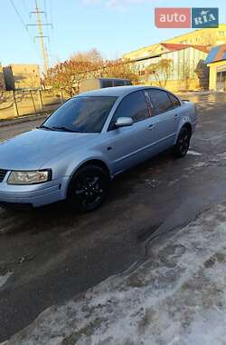 Седан Volkswagen Passat 2000 в Василькове