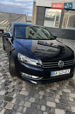 Седан Volkswagen Passat 2011 в Кропивницькому