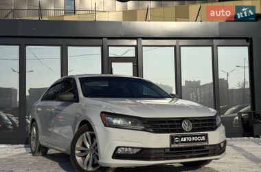 Седан Volkswagen Passat 2018 в Киеве