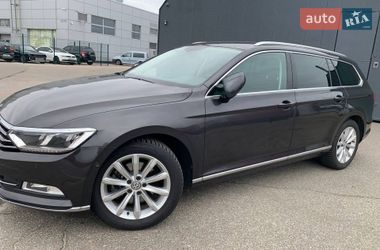 Универсал Volkswagen Passat 2017 в Киеве