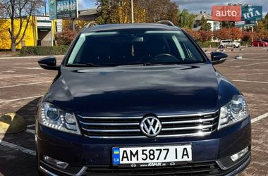 Універсал Volkswagen Passat 2011 в Житомирі