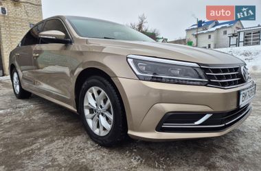 Седан Volkswagen Passat 2016 в Сумах