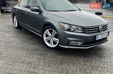 Седан Volkswagen Passat 2015 в Павлограде