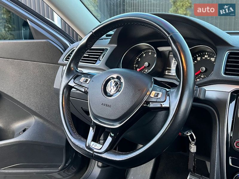 Седан Volkswagen Passat 2018 в Тернополе