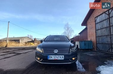 Универсал Volkswagen Passat 2012 в Рокитном